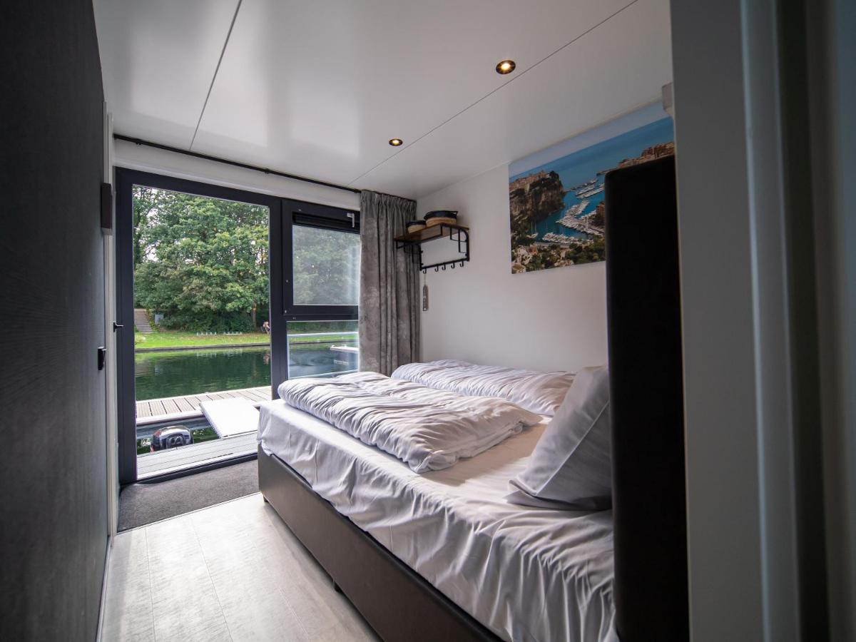 Houseboats Mookerplas Met Dakterras Middelaar Kültér fotó