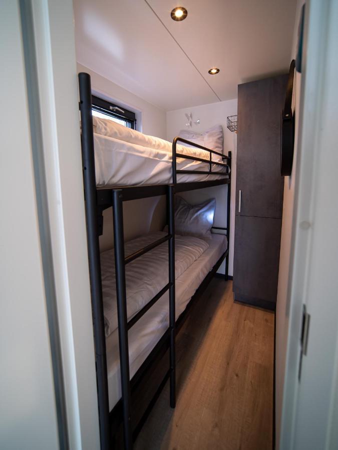 Houseboats Mookerplas Met Dakterras Middelaar Kültér fotó