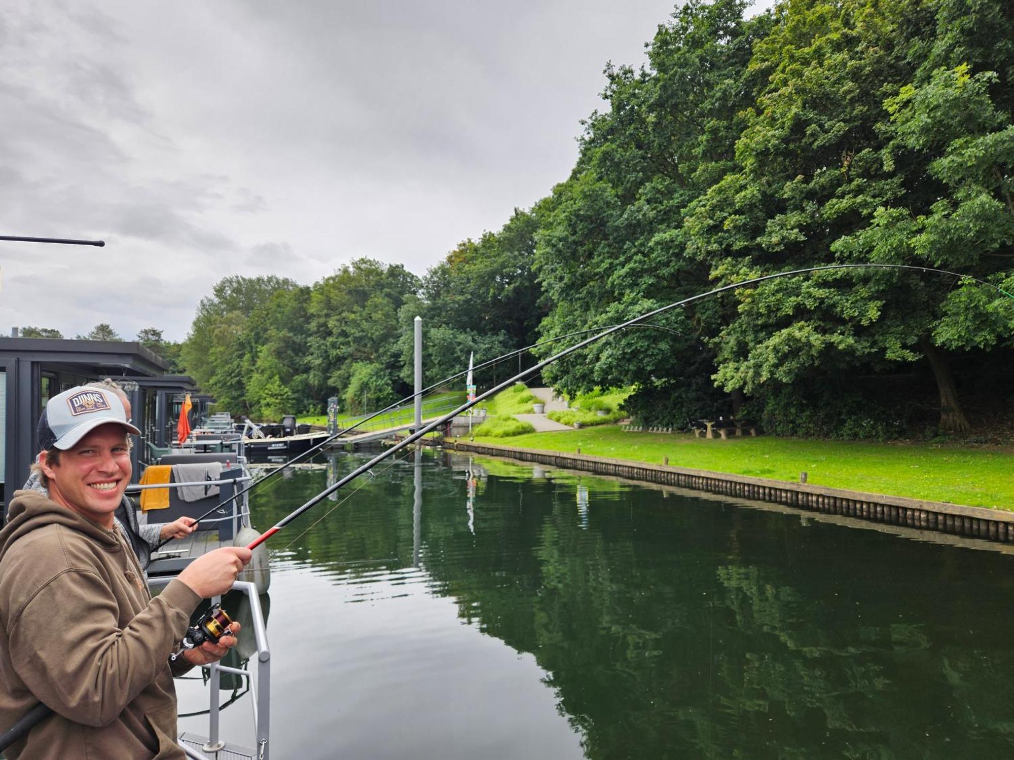 Houseboats Mookerplas Met Dakterras Middelaar Kültér fotó