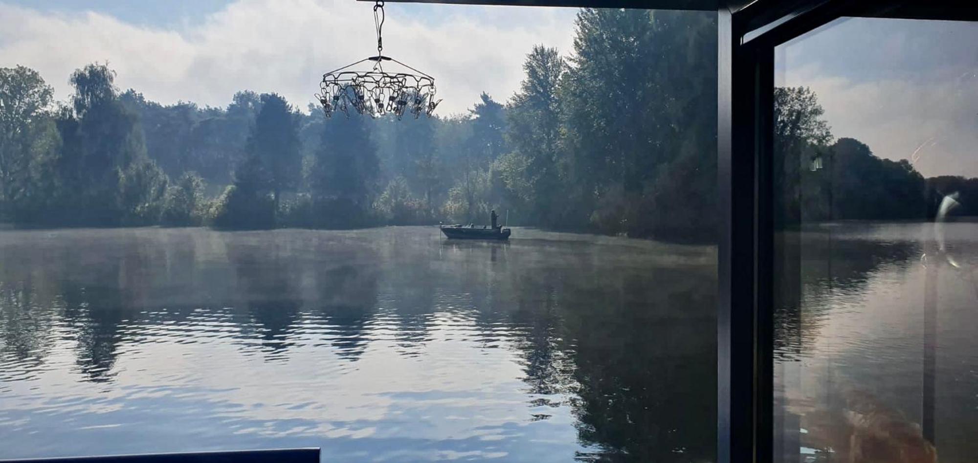 Houseboats Mookerplas Met Dakterras Middelaar Kültér fotó