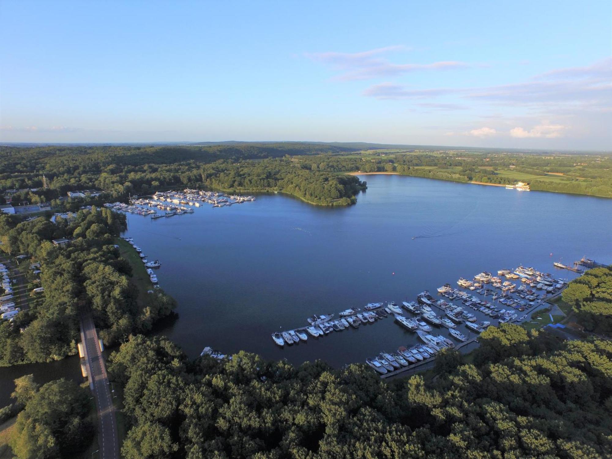 Houseboats Mookerplas Met Dakterras Middelaar Kültér fotó
